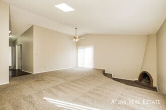 4035 W Harmont Dr in Phoenix, AZ - Building Photo - Building Photo