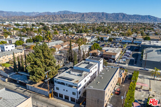 6421 Troost Ave in Los Angeles, CA - Building Photo - Building Photo