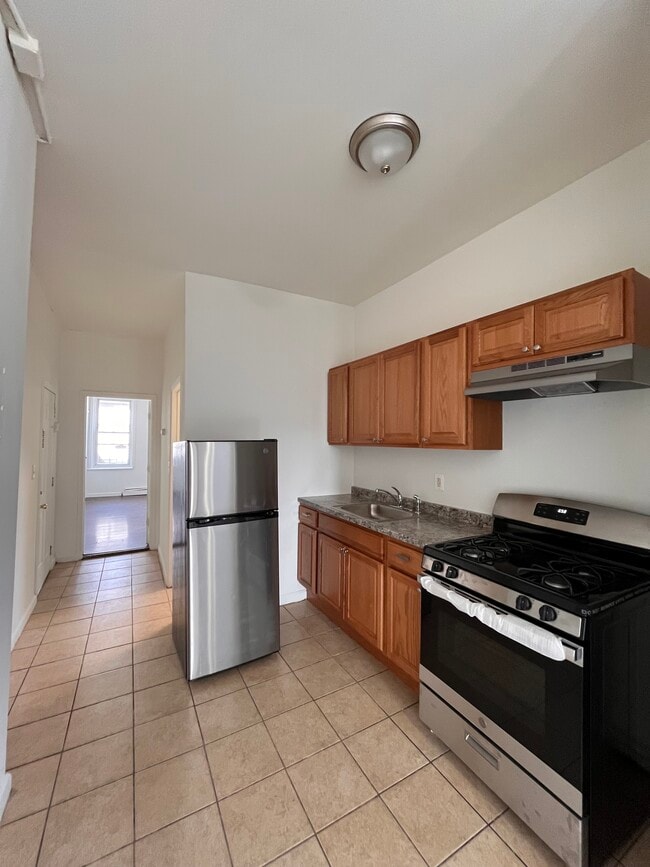 89 Belmont Ave, Unit 1L