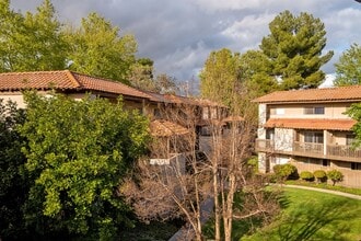 Wilbur Oaks Apartments in Thousand Oaks, CA - Building Photo - Building Photo