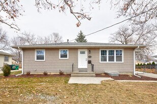 409 SW Ash Dr in Ankeny, IA - Building Photo
