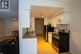 1885 Normandy St in Lasalle, ON - Building Photo - Building Photo