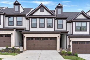 555 Thatch Ter in Fayetteville, GA - Building Photo