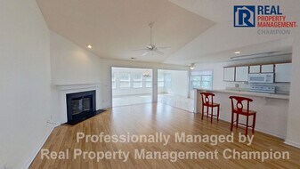 303 Putnam Dr in Wilmington, NC - Building Photo