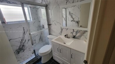 1050 Pennsylvania Ave in Miami Beach, FL - Building Photo - Building Photo