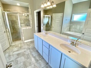 95 Birkdale Dr in Oakland, TN - Foto de edificio - Building Photo