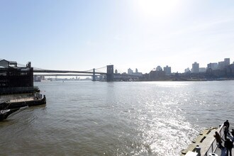 Co-Op in New York, NY - Foto de edificio - Building Photo