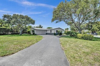 2761 NE 12th St in Pompano Beach, FL - Building Photo - Building Photo