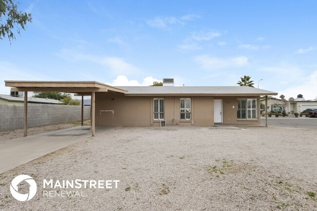 property at 1227 E Wayland Dr