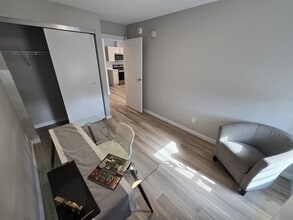 475 St Anne's Rd in Winnipeg, MB - Building Photo - Building Photo