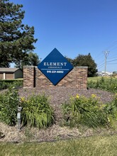 Element Urbandale in Urbandale, IA - Foto de edificio - Building Photo