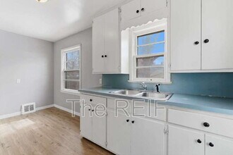 813 Alvord Ave in Flint, MI - Foto de edificio - Building Photo