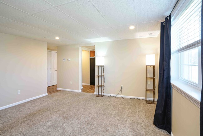 1205 Headley Ct in Fairmont, WV - Building Photo - Building Photo
