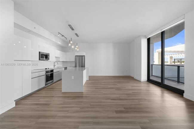 101 Diplomat Pkwy, Unit 0501 in Hallandale Beach, FL - Foto de edificio - Building Photo