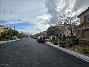 10601 Cave Ridge St in Las Vegas, NV - Building Photo - Building Photo