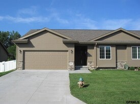 3031 Lakeside Dr in Plattsmouth, NE - Building Photo