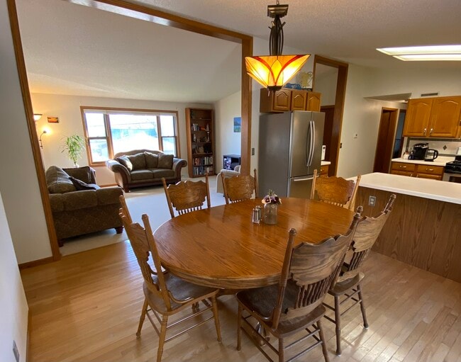 1101 Sugar Loaf Rd in Winona, MN - Foto de edificio - Building Photo