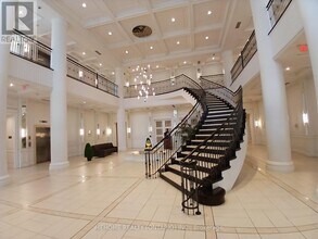 15-2115 Greenview Ave in Toronto, ON - Building Photo - Building Photo