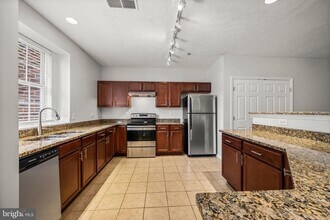 762 Heather Stone Loop in Glen Burnie, MD - Building Photo - Building Photo