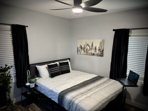 151 Manganese St in Henderson, NV - Foto de edificio - Building Photo