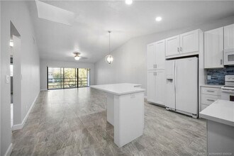 3011 SE Aster Ln in Stuart, FL - Building Photo - Building Photo