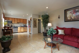 Camelback Courtyard in Phoenix, AZ - Foto de edificio - Interior Photo