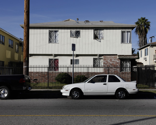 6945 Fulton Ave in Los Angeles, CA - Building Photo - Building Photo