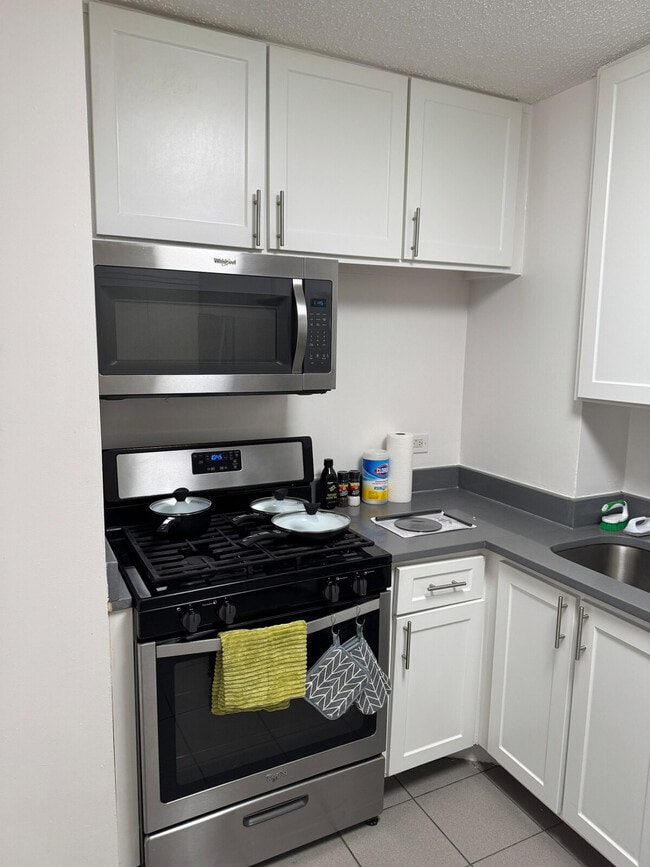 55 River Dr S in Jersey City, NJ - Foto de edificio - Building Photo