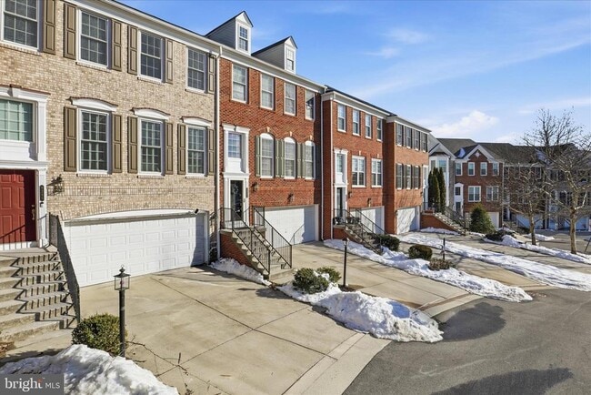 9285 Laurel Ridge Crossing Rd in Lorton, VA - Building Photo - Building Photo