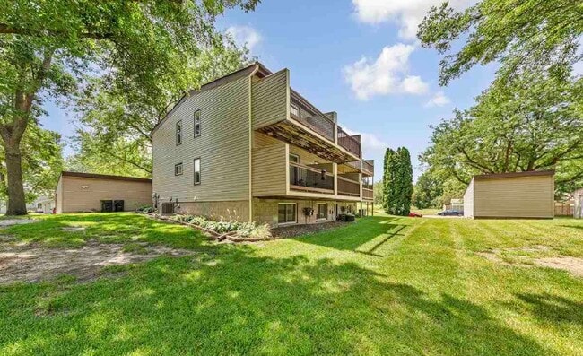 1686 La Mar Dr in North Mankato, MN - Foto de edificio - Building Photo