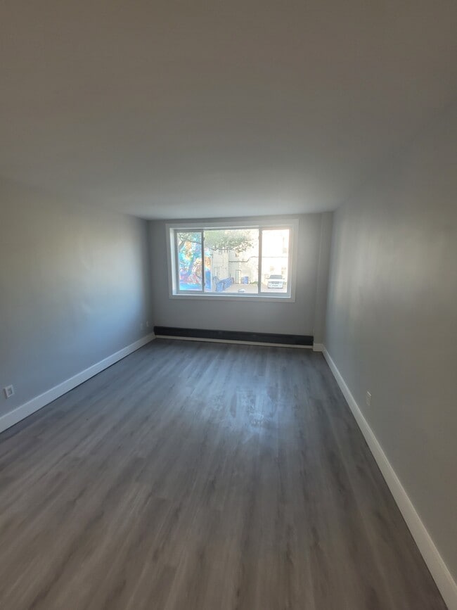 570 Ellice Ave in Winnipeg, MB - Building Photo - Building Photo
