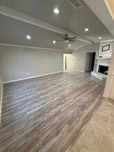 100 Bugle Ct in Fort Worth, TX - Foto de edificio - Building Photo