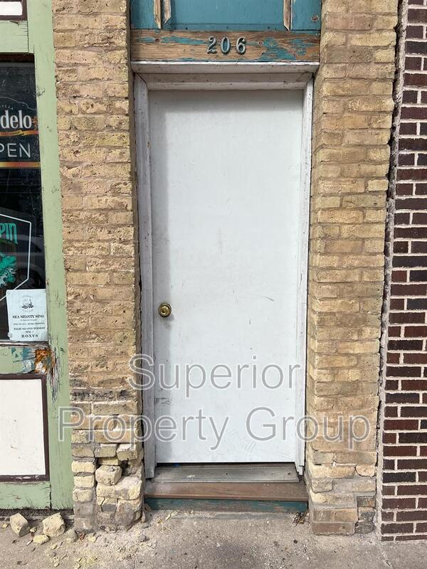 206 W Main St in Stoughton, WI - Building Photo - Building Photo