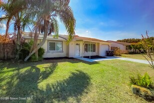 443 Tewksbury Ln NE in Palm Bay, FL - Building Photo