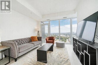 1 Quarrington Ln in North York, ON - Building Photo - Building Photo