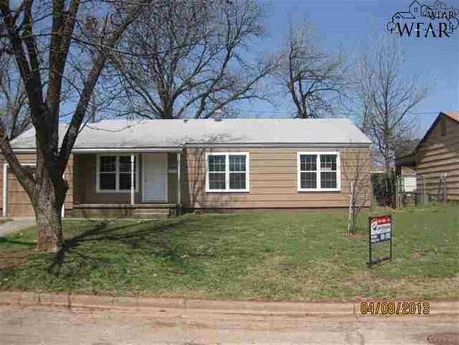 property at 2610 Wooddale Ave