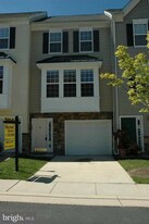 22954 Fontwell Square in Sterling, VA - Building Photo