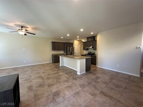 9214 White Sapphire Ct in Las Vegas, NV - Building Photo - Building Photo