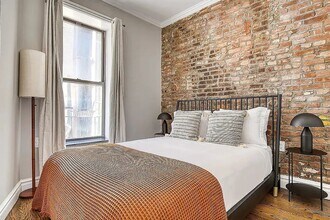 248 Mott St in New York, NY - Foto de edificio - Building Photo