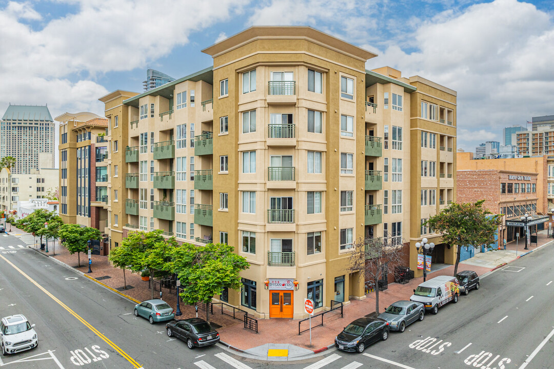 Pacific Terrace in San Diego, CA - Foto de edificio