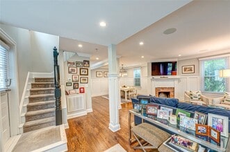 15 Fairview St in Huntington, NY - Building Photo - Building Photo