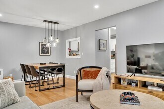 32 Juniper St in Brookline, MA - Building Photo - Building Photo