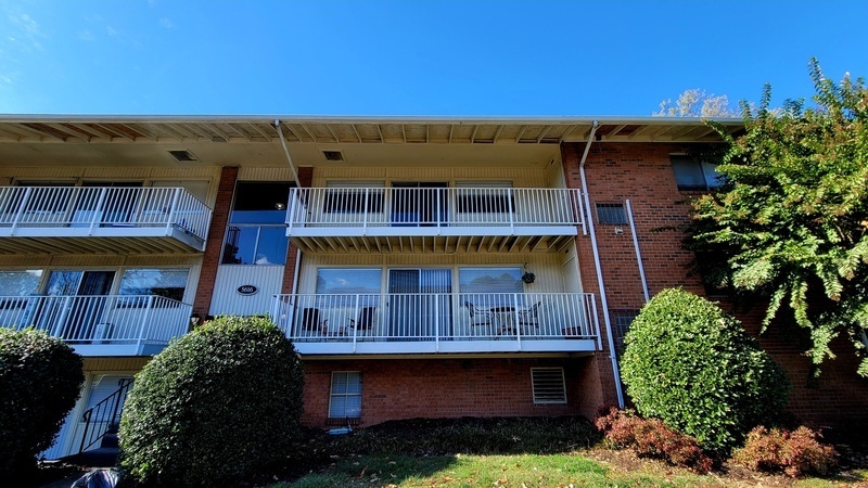 5616 Crenshaw Rd-Unit -931 in Richmond, VA - Building Photo