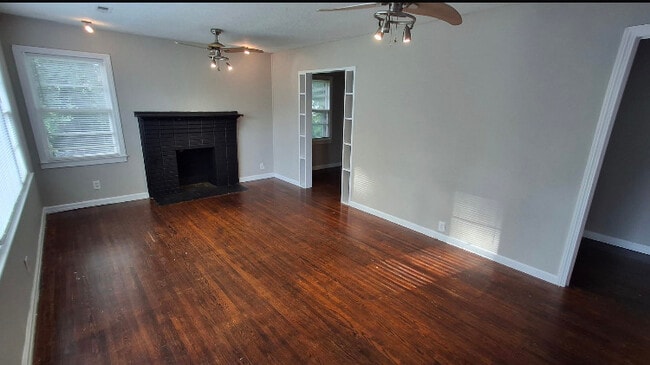 906 Appleby St NW in Huntsville, AL - Building Photo - Building Photo