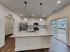 3204 Brierhill Rd in New Hill, NC - Foto de edificio - Building Photo