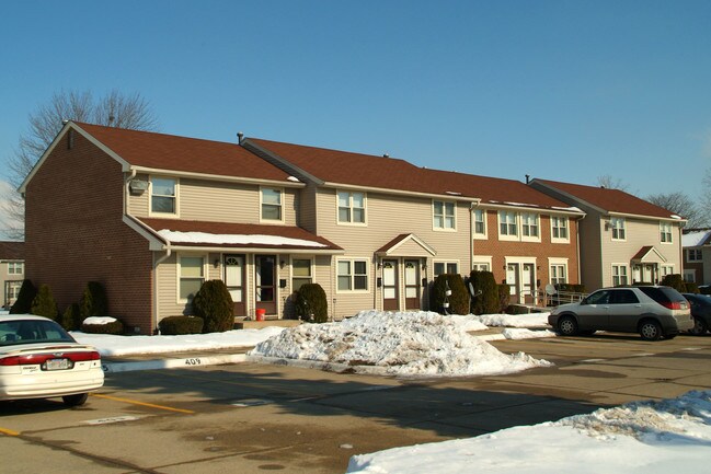 Canterbury Mews Cooperative in Canton, MI - Foto de edificio - Building Photo