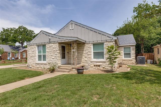 1128 N Riverside Dr in Fort Worth, TX - Building Photo