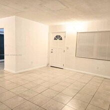 2210 SW 46th Ct in Fort Lauderdale, FL - Building Photo - Building Photo