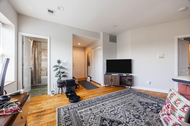 property at 2046 W Touhy Ave