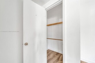 402 NW 12th Ave in Miami, FL - Building Photo - Building Photo